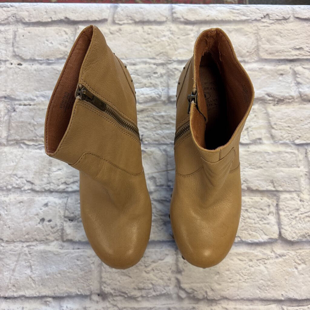 Lucky Brand - 8.5