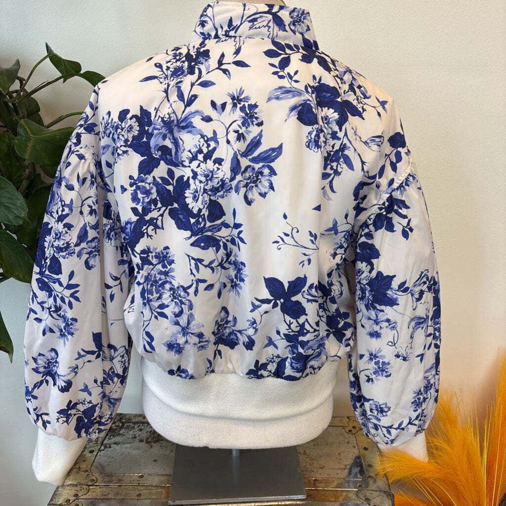 Anthropologie - Medium