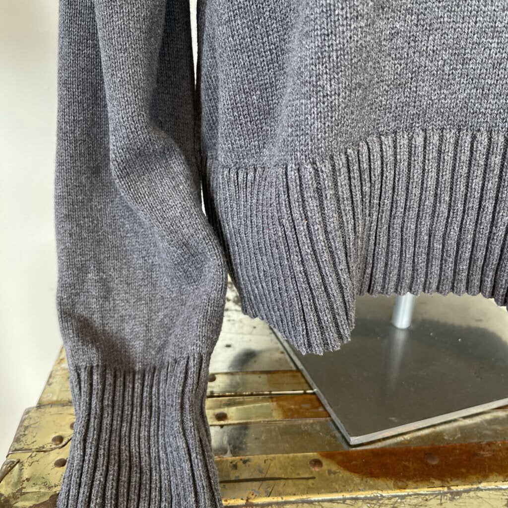 Everlane - Small