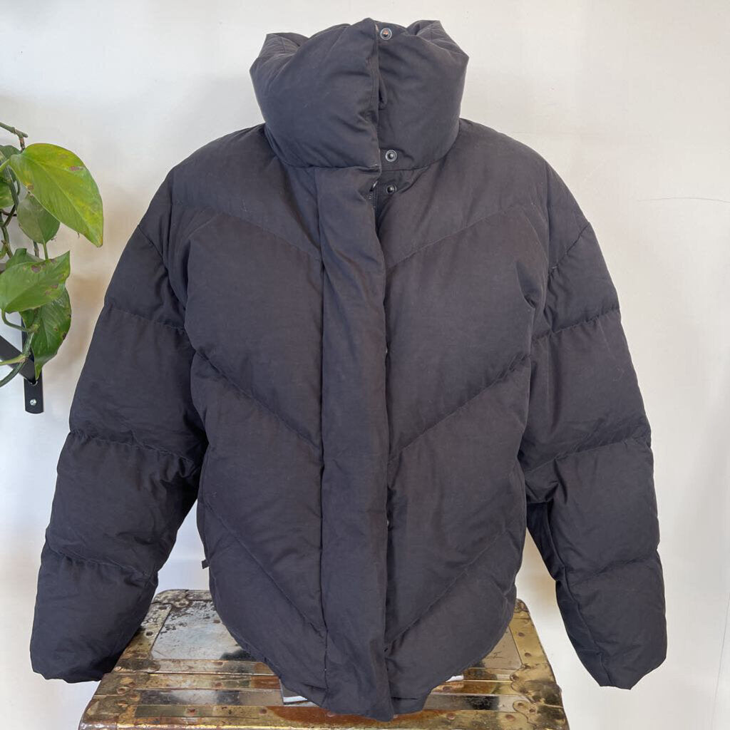 Aritzia - Medium