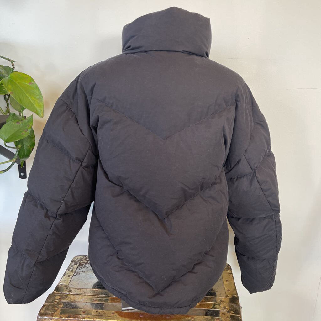 Aritzia - Medium