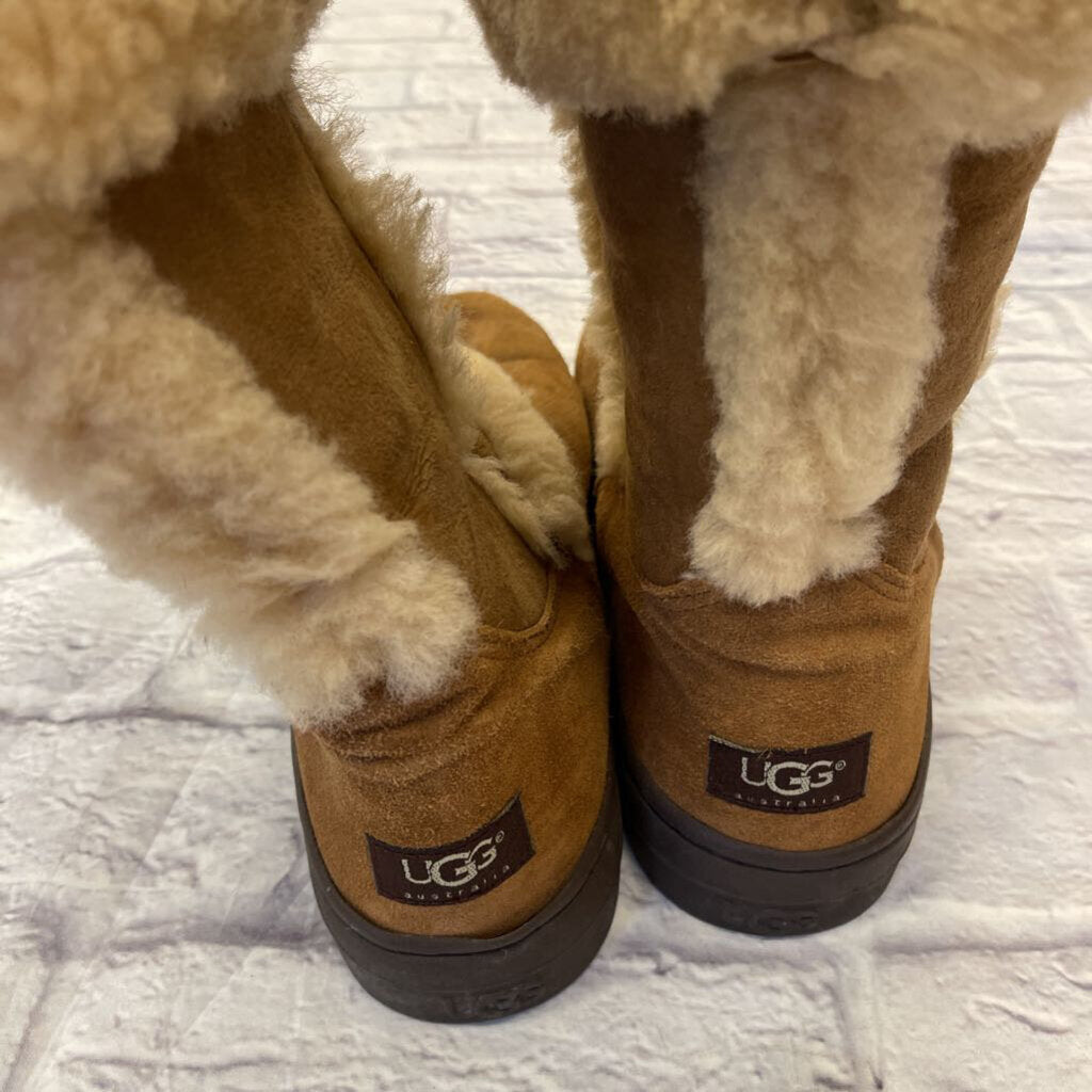 Ugg - 11