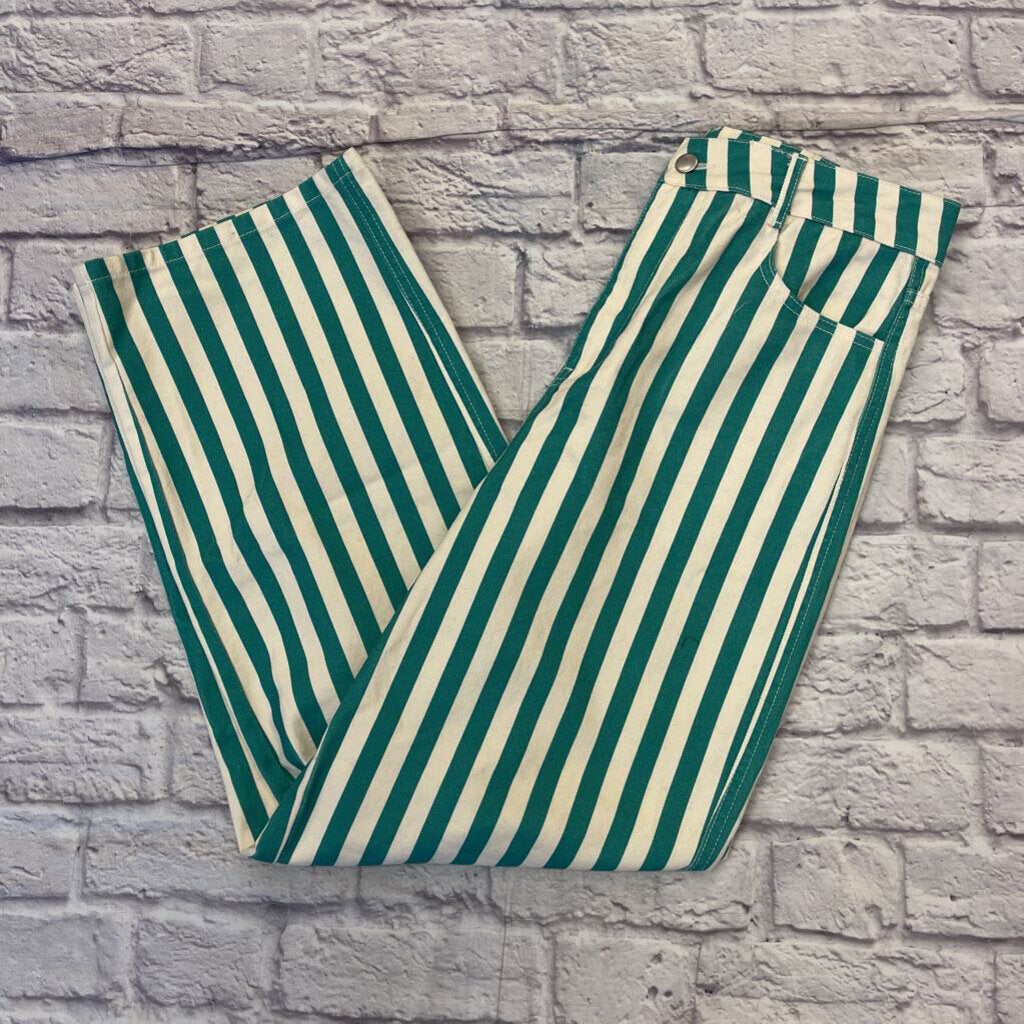 The Tiny Big Sister - 40/Large