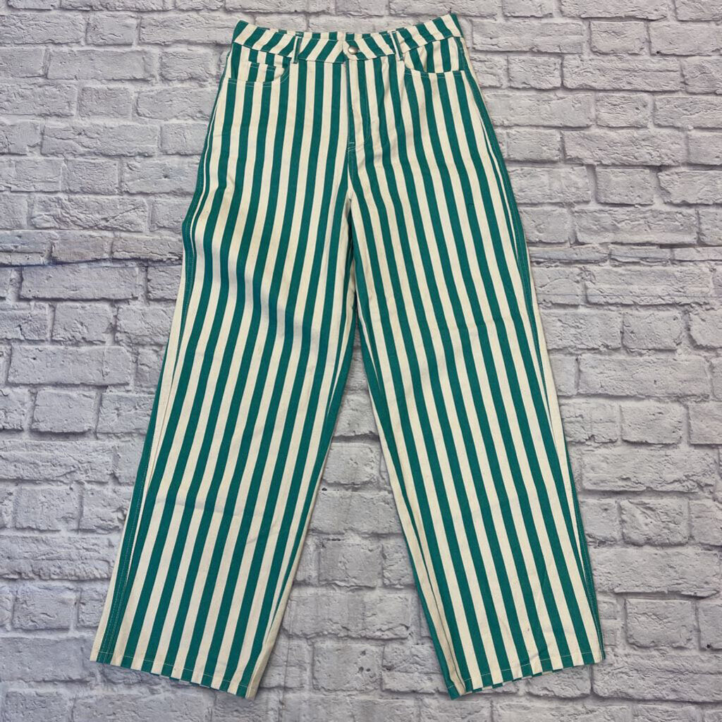 The Tiny Big Sister - 40/Large