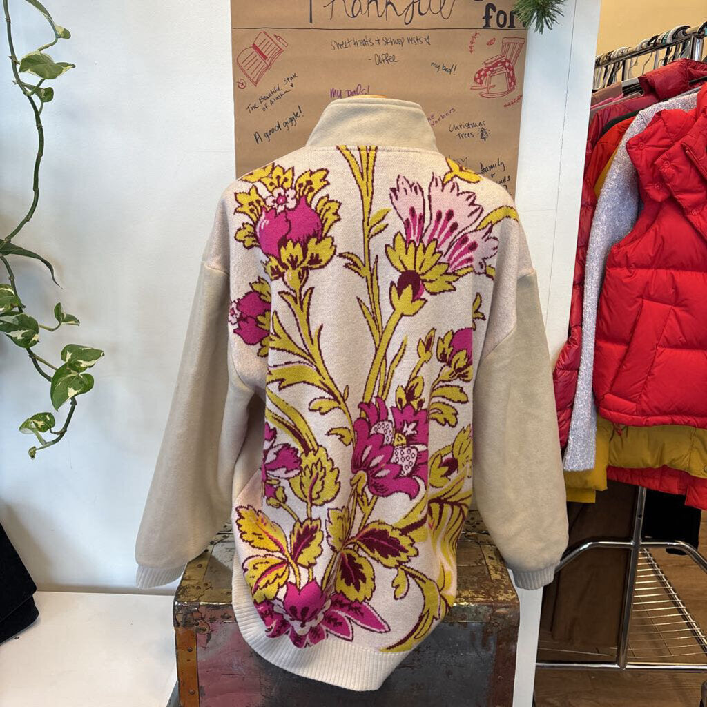 Anthropologie - Medium